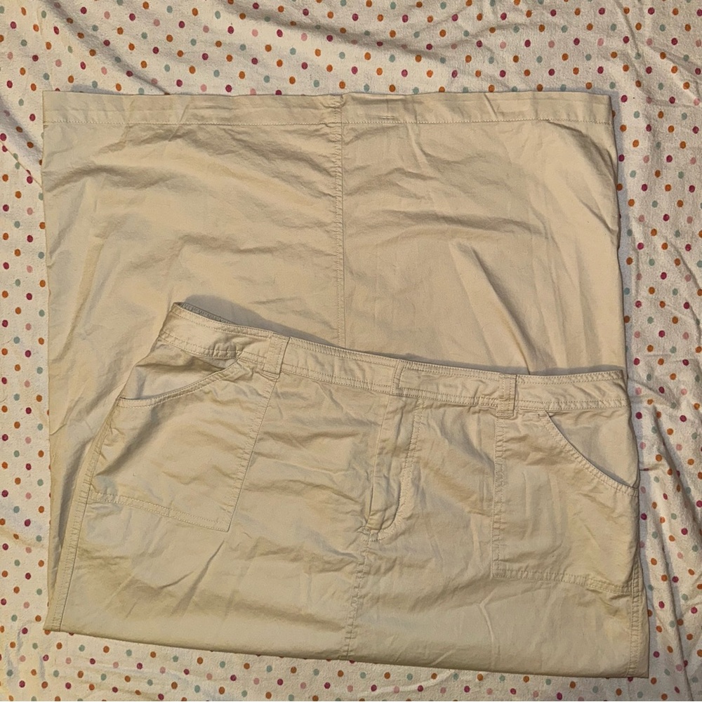 Leslie Fay Beige A-Line Skirt - Size 16 Midi Pockets Slit Front